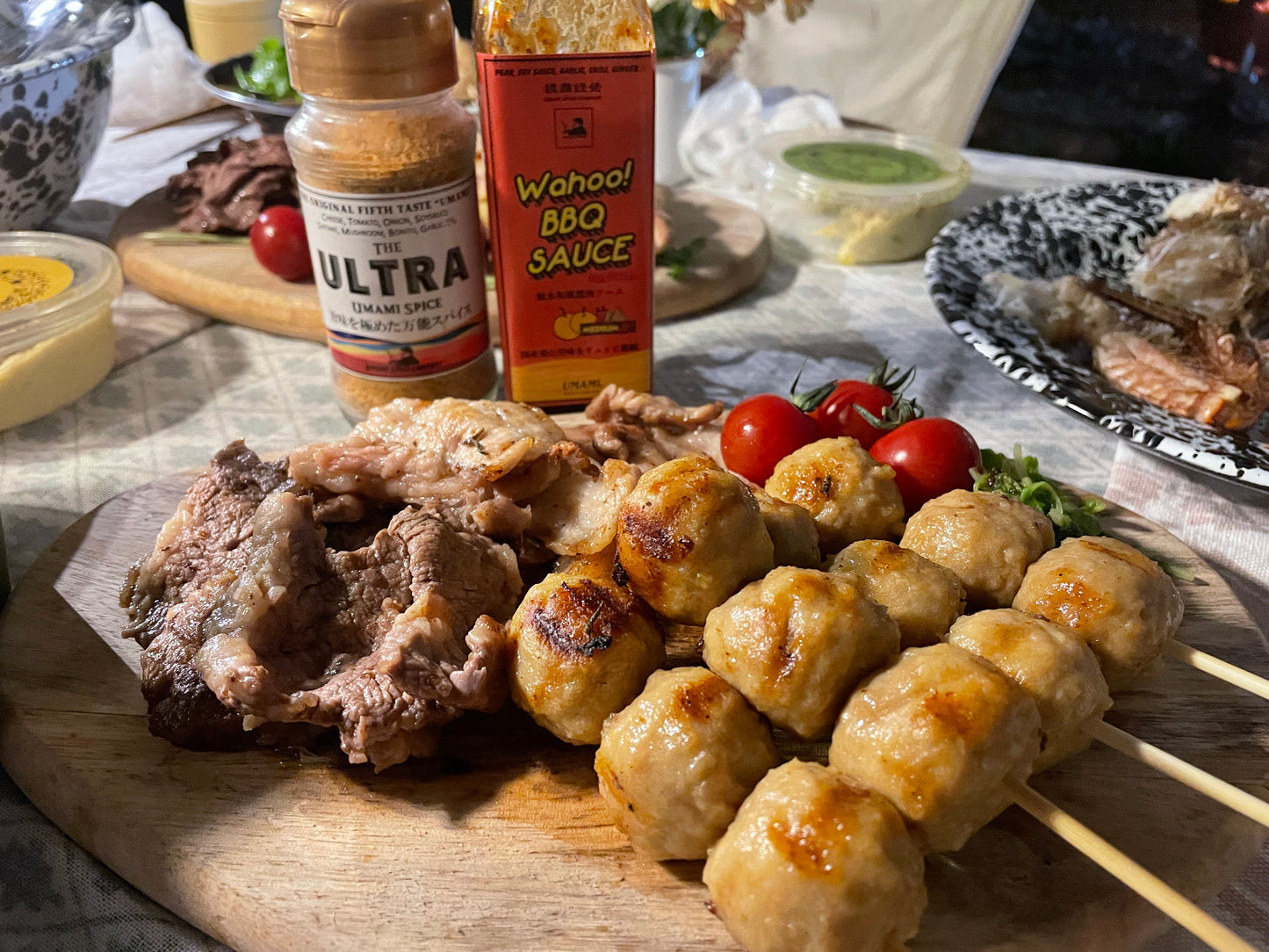 NEW!「Wahoo! BBQ SAUCE 200ml ボトル」1本と「THE ULTRA UMAMI SPICE 100g ボトル」2本の合計3本セット